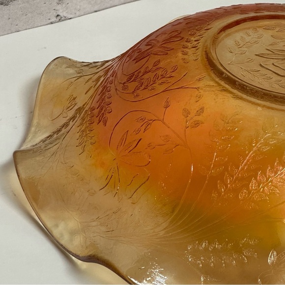 Vintage Iridescent Marigold Carnival Glass Decorative Bowl  Leaf Etched Design - Picture 14 of 16